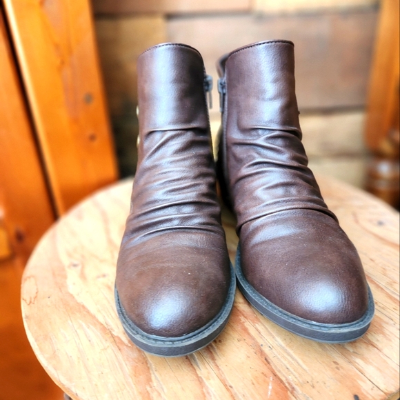 BARE TRAP BOOTIES- SIZE 6.5 - Picture 3 of 6